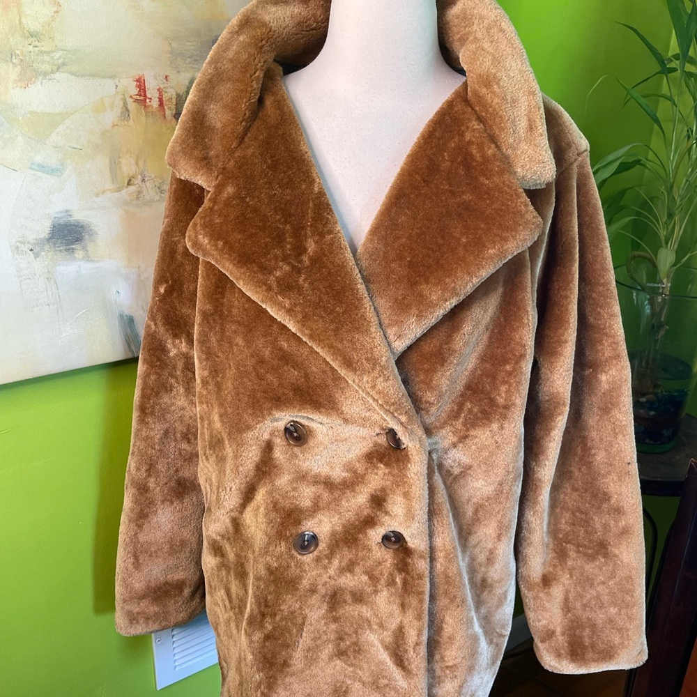 High collar button faux fur coat